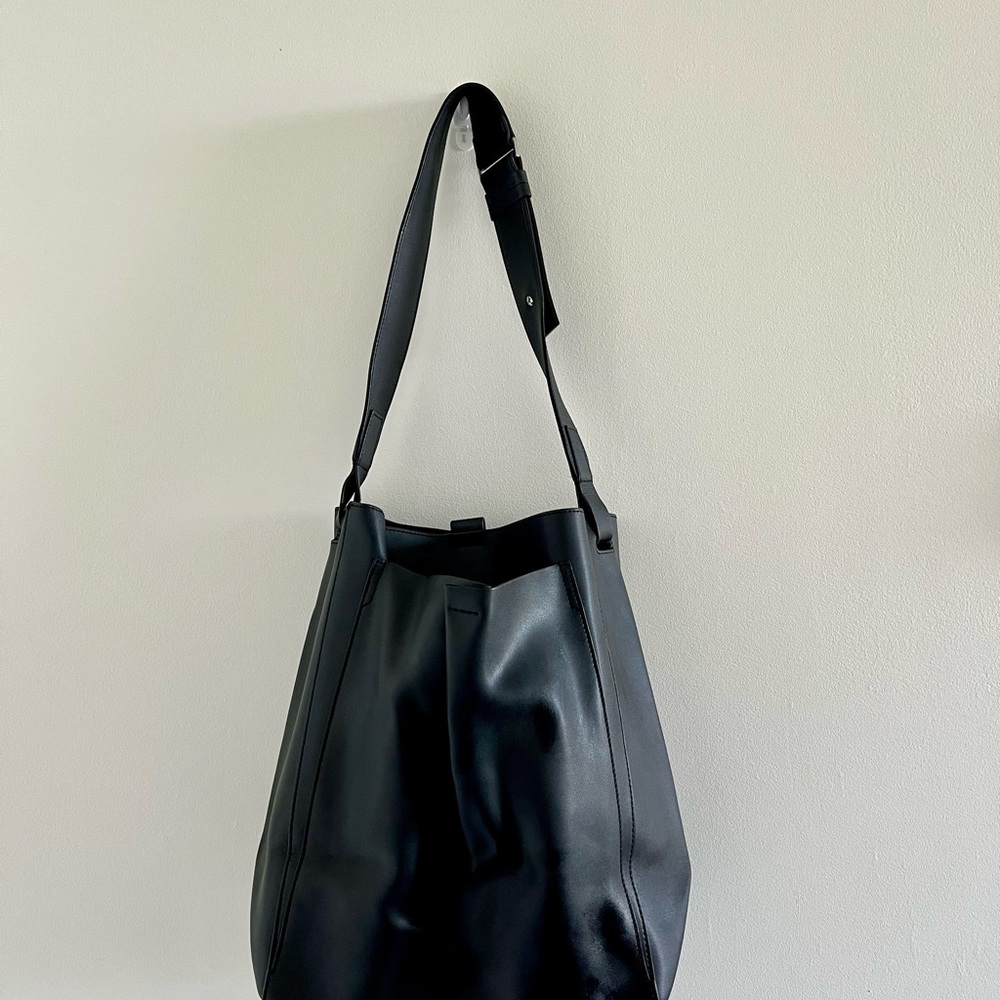 Everlane Black Tote Bag - Picture 6 of 16